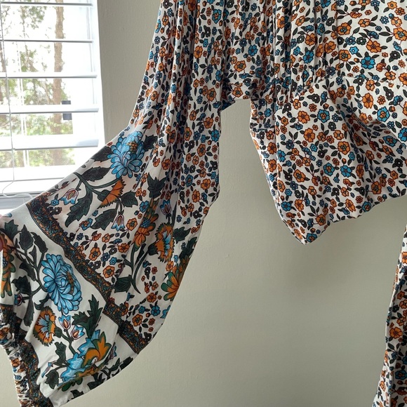 Mura Boutique Soleil Top in Multi Floral - Picture 14 of 14